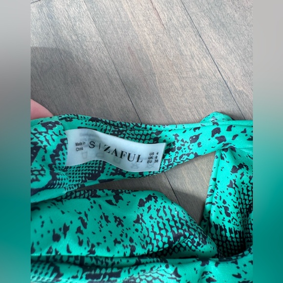 Bikini - Picture 2 of 3